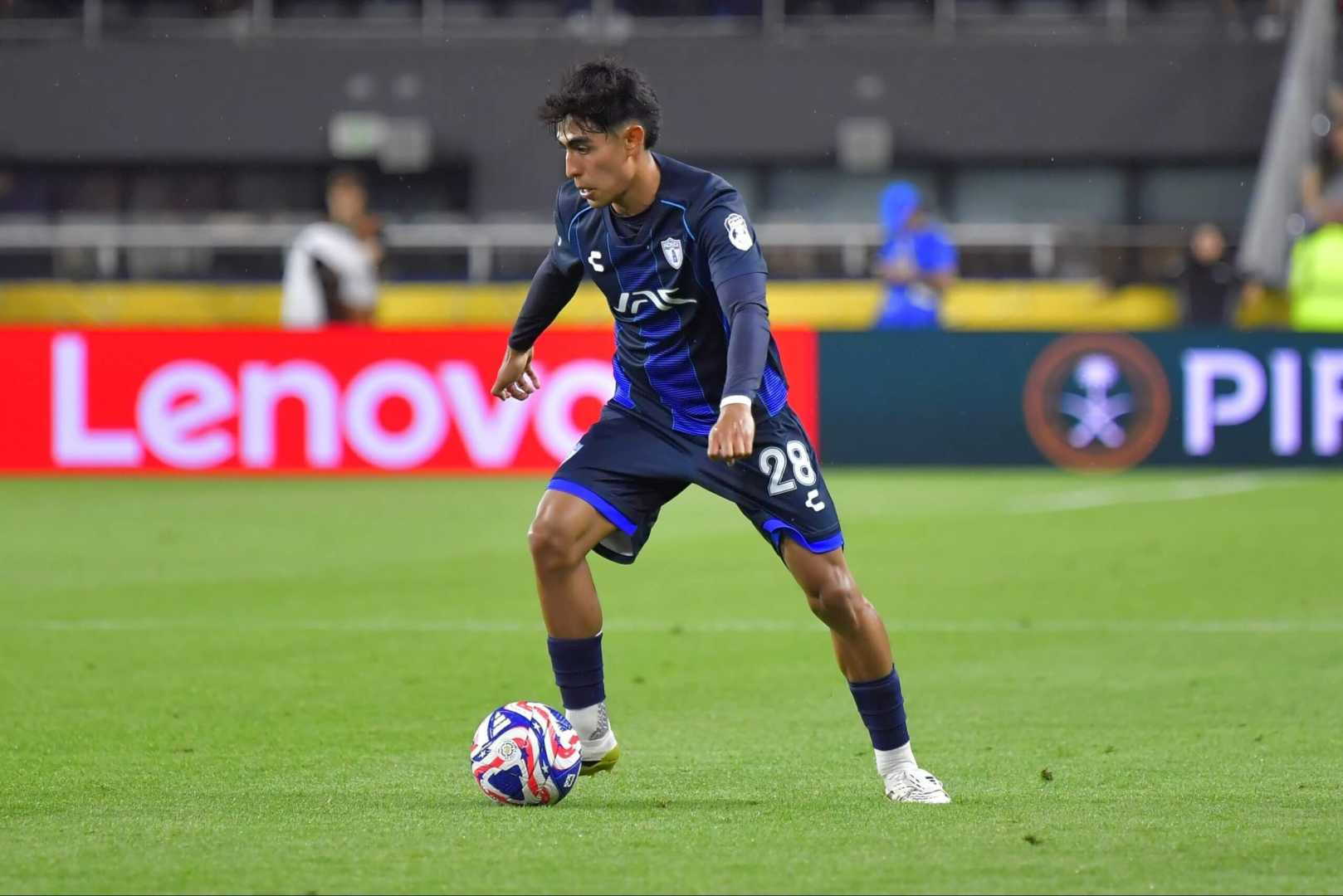 Elias Montiel Mexican Defender Transfer News