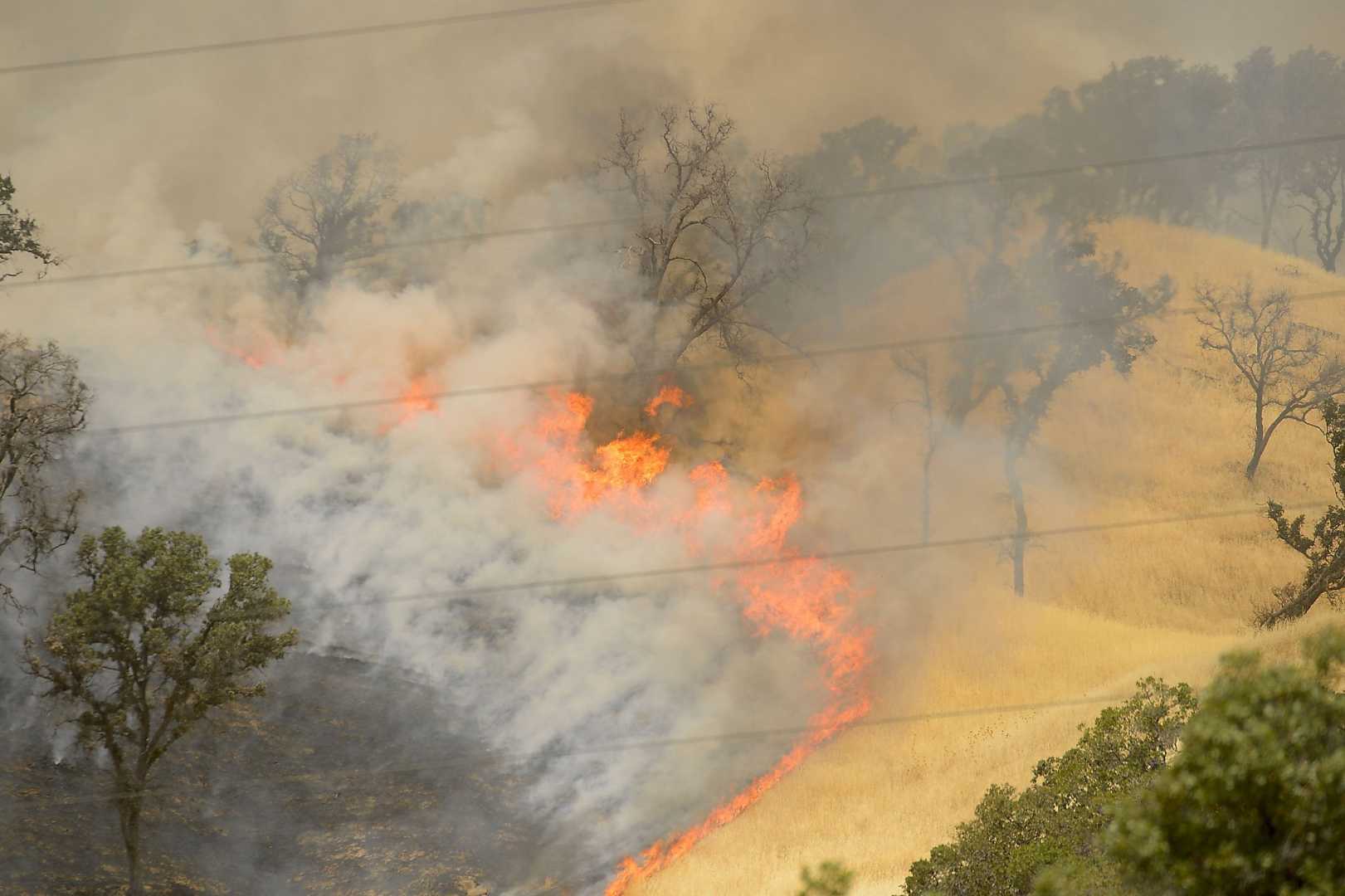 Esparto Fireworks Facility Fire Smoke Plume
