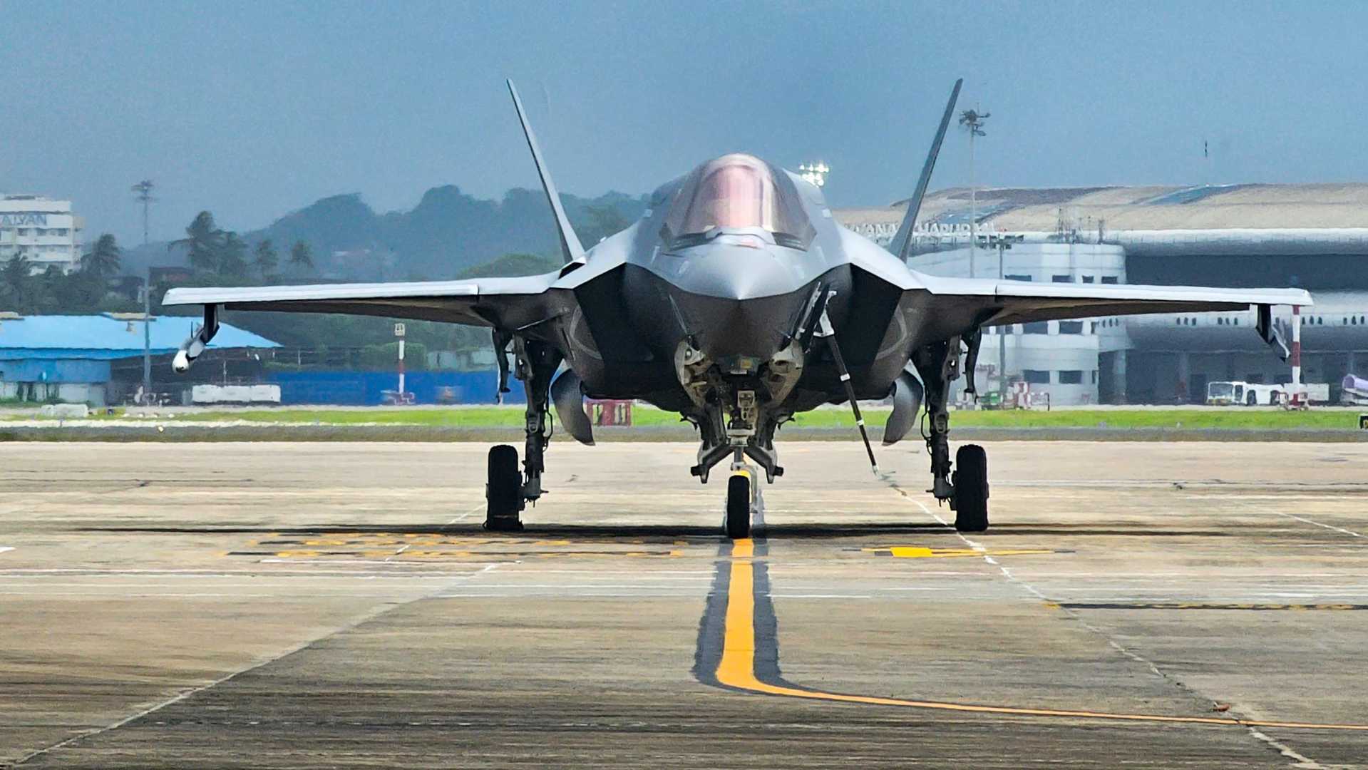 F 35b British Fighter Jet India Airport