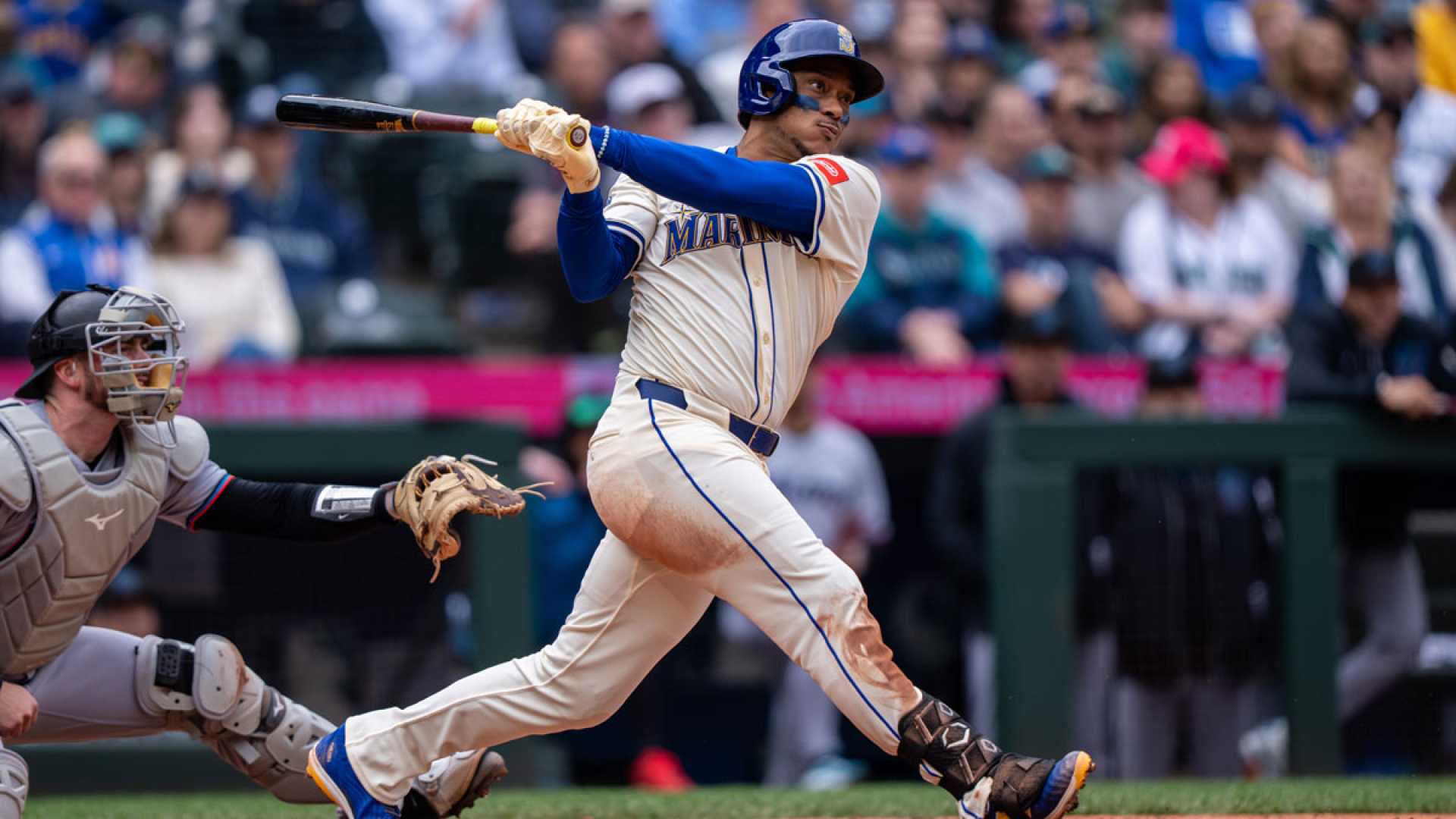 Jorge Polanco Hitting Milestone Career Hit