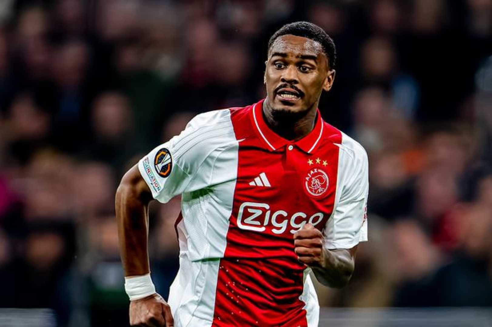 Jorrel Hato Ajax Defender