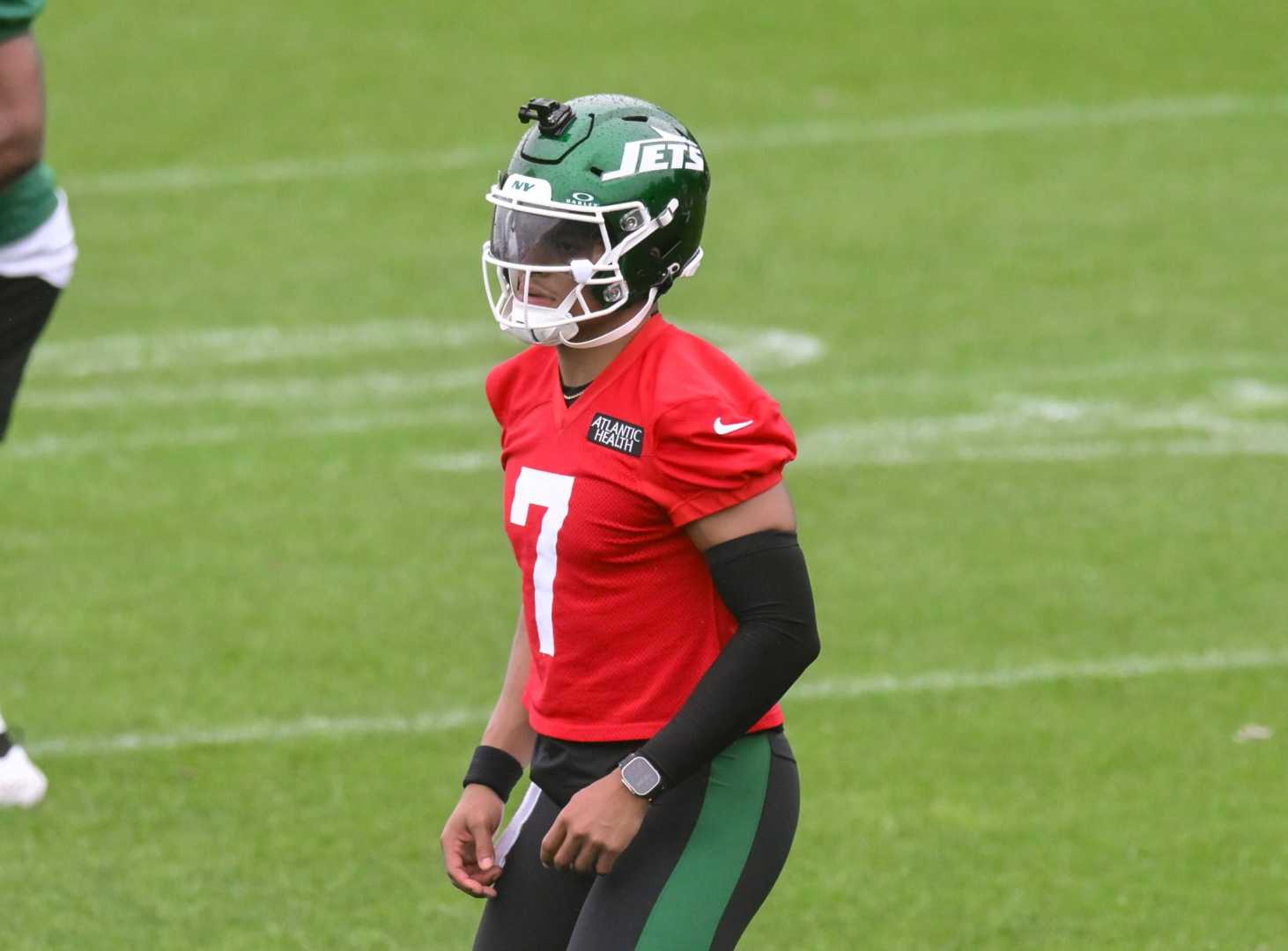 Justin Fields Jets Quarterback Leadership Spring 2025