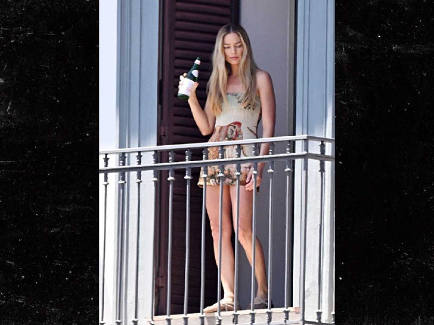 Margot Robbie In Naples Vacation Style
