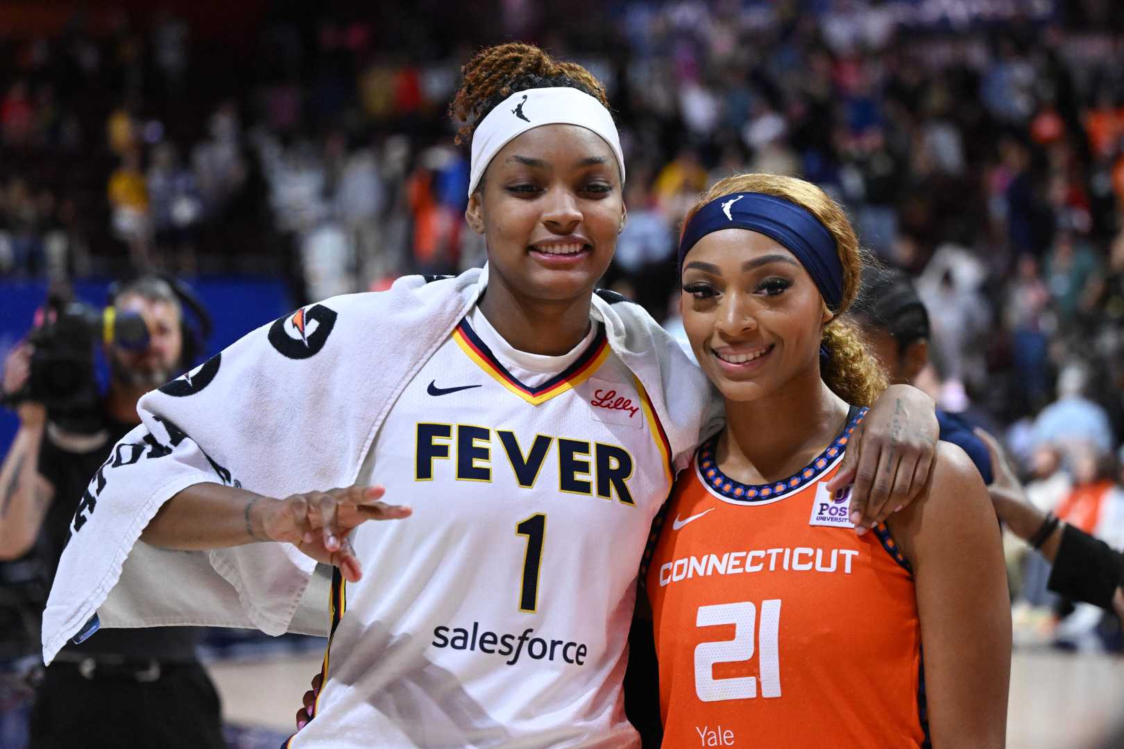 Nalyssa Smith And Dijonai Carrington Basketball