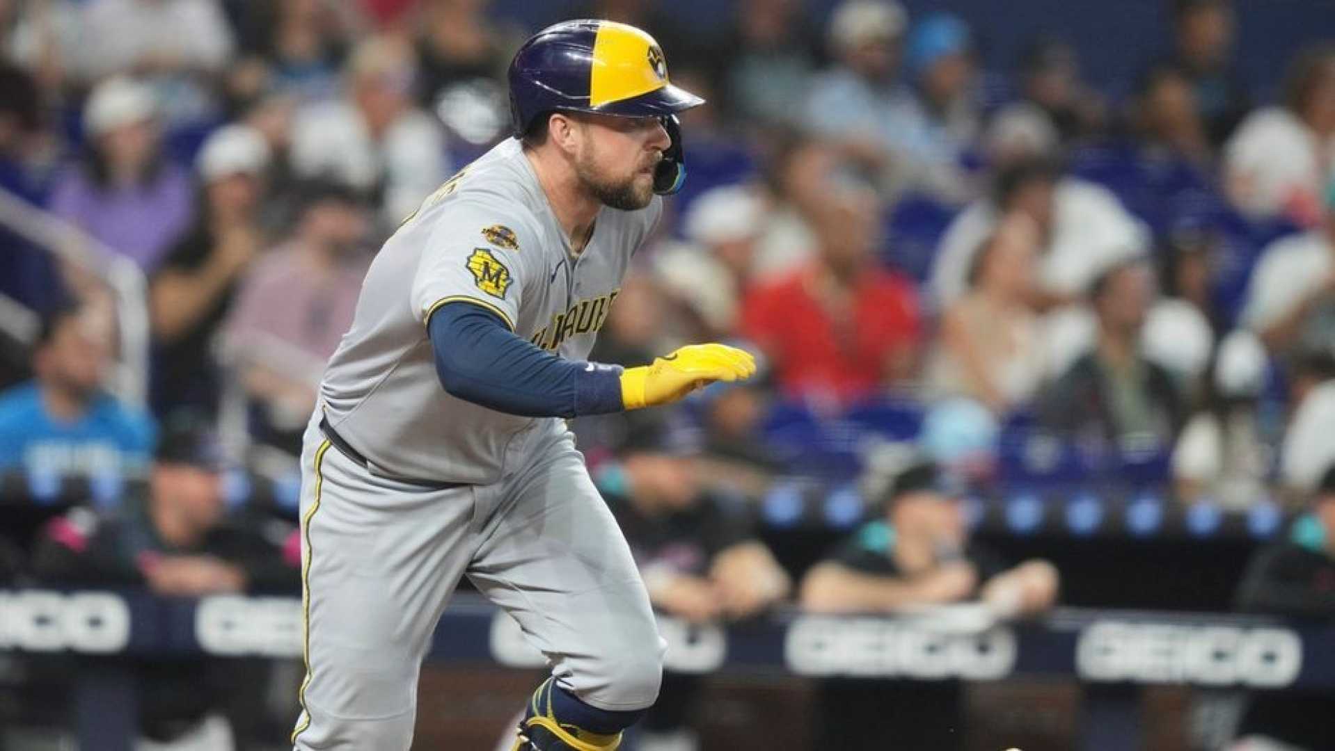 Rhys Hoskins Injury Milwaukee Brewers