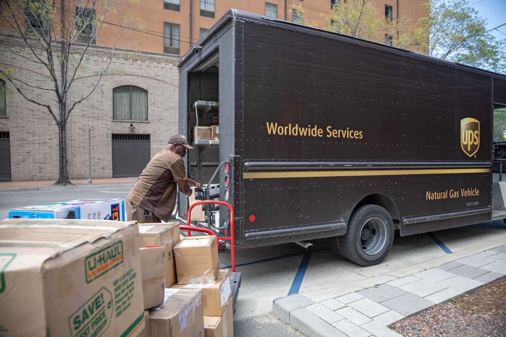 Ups Profit Decline Chinese Shipments Tariffs