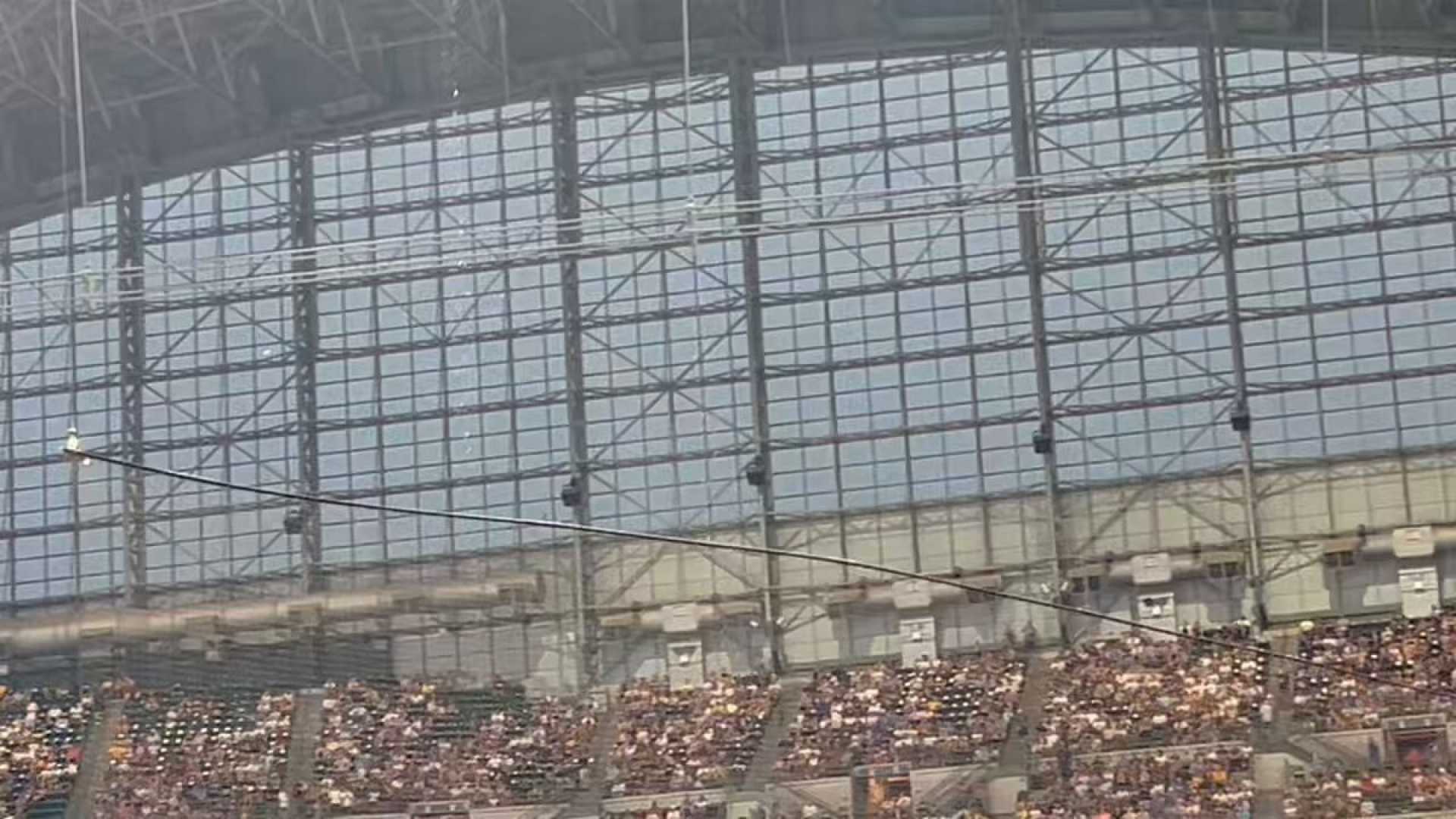 Brewers Mets Game Rain Leaks