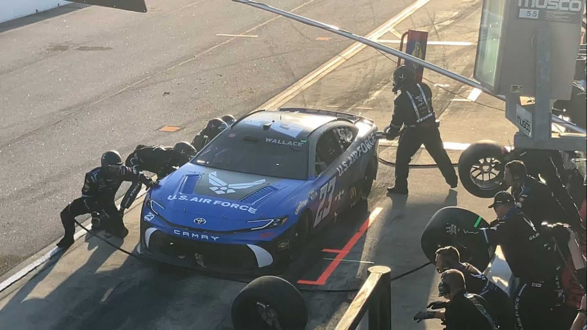 Bubba Wallace Nascar Race Pit Stop