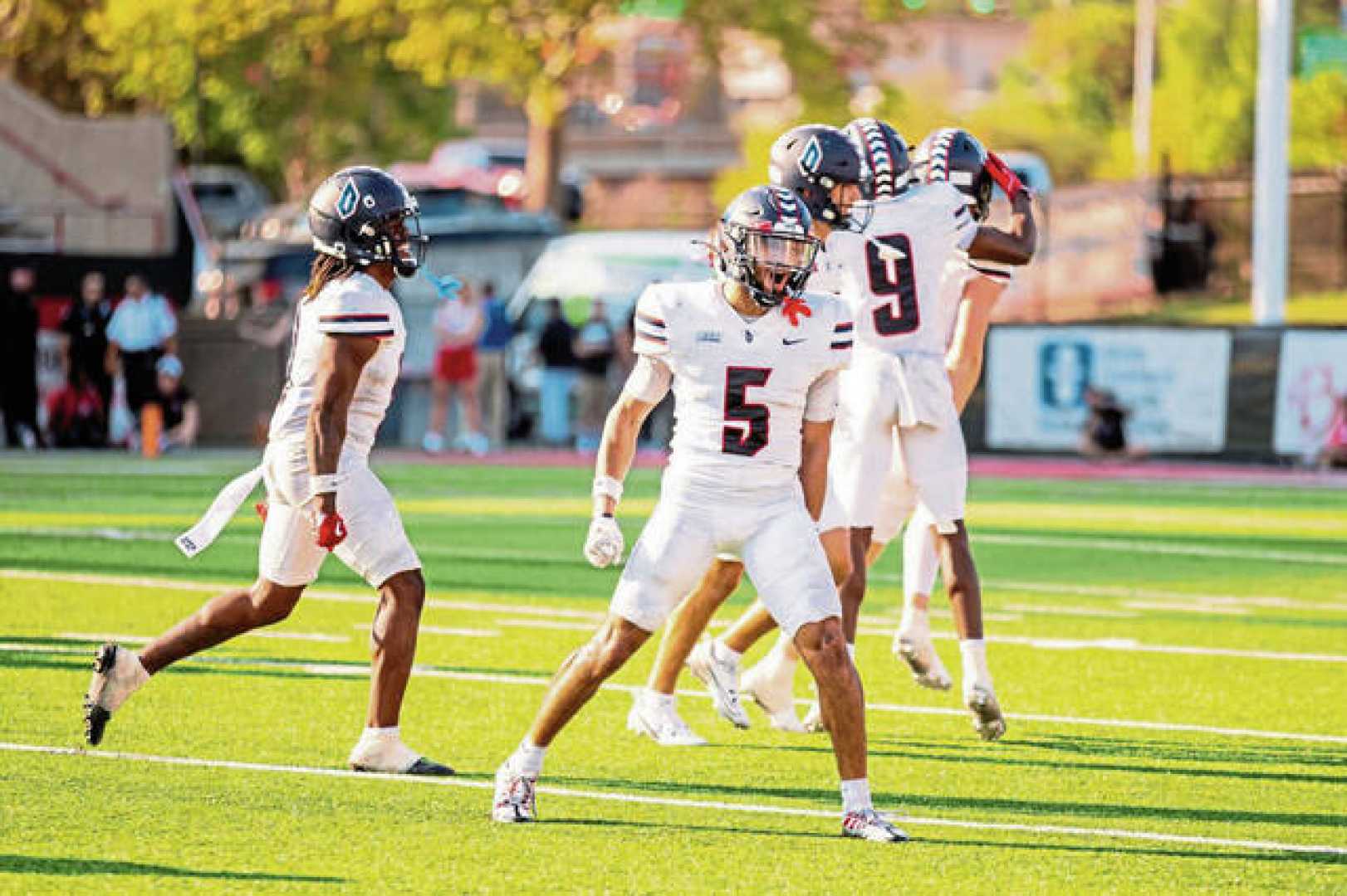 Duquesne Football Team Vs Pitt