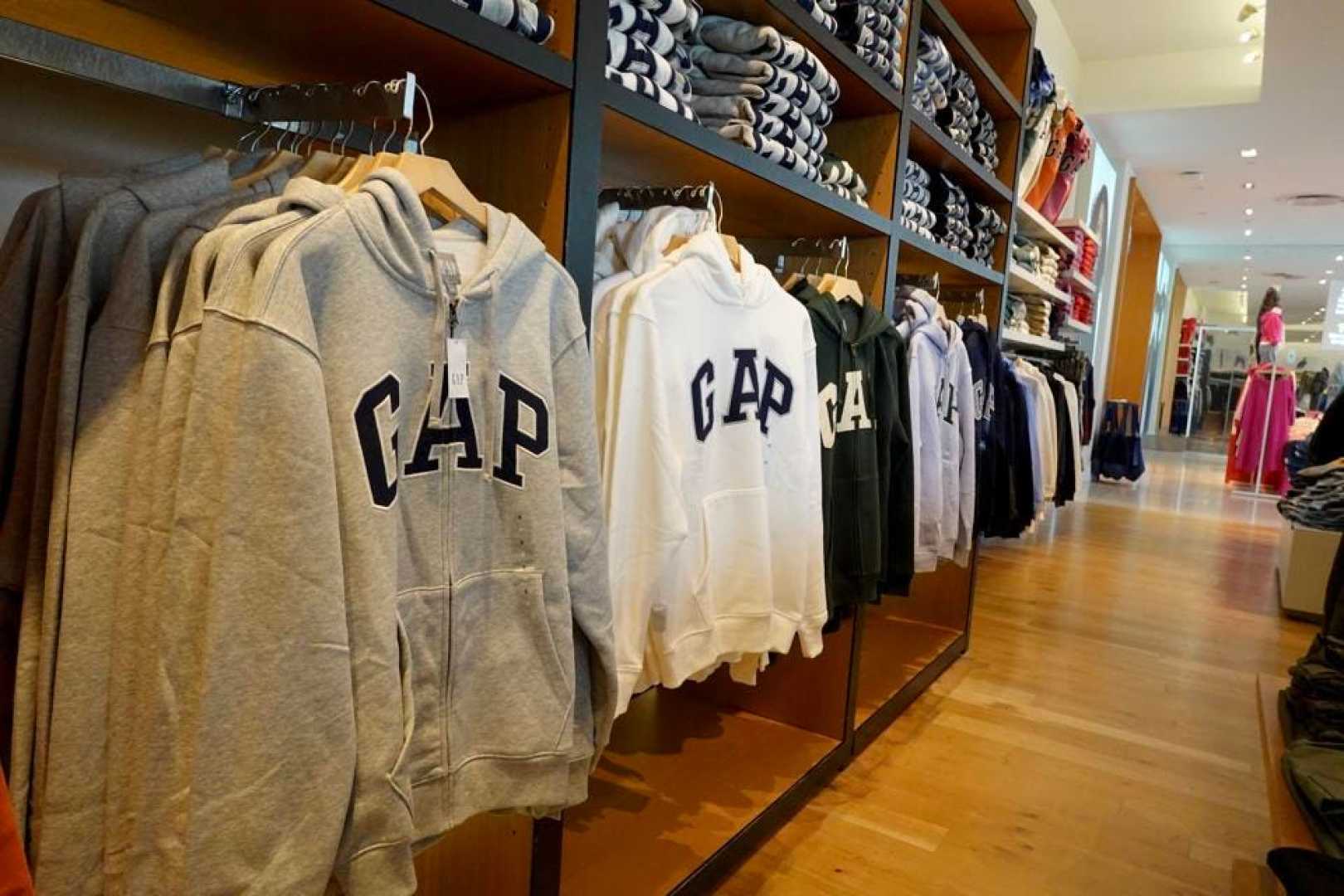 Gap Clothing Store Earnings Report