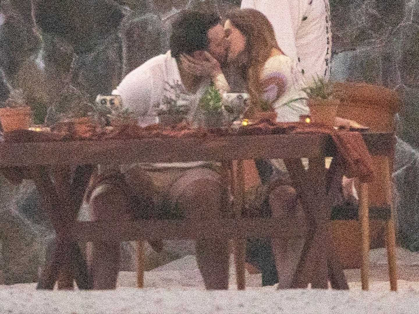 Hailee Steinfeld And Josh Allen Dining