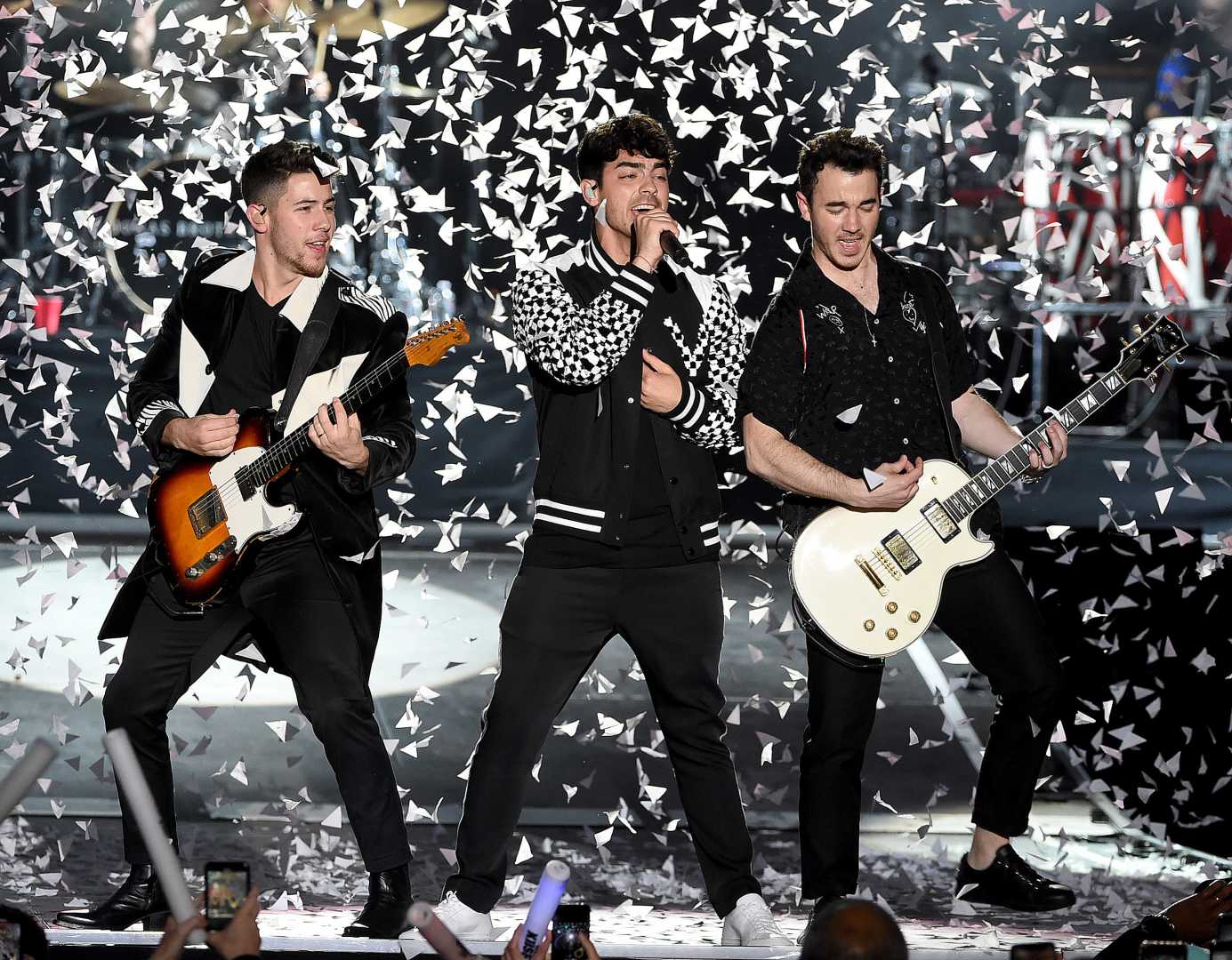 Kevin Jonas Jersey Shore Bar Performance