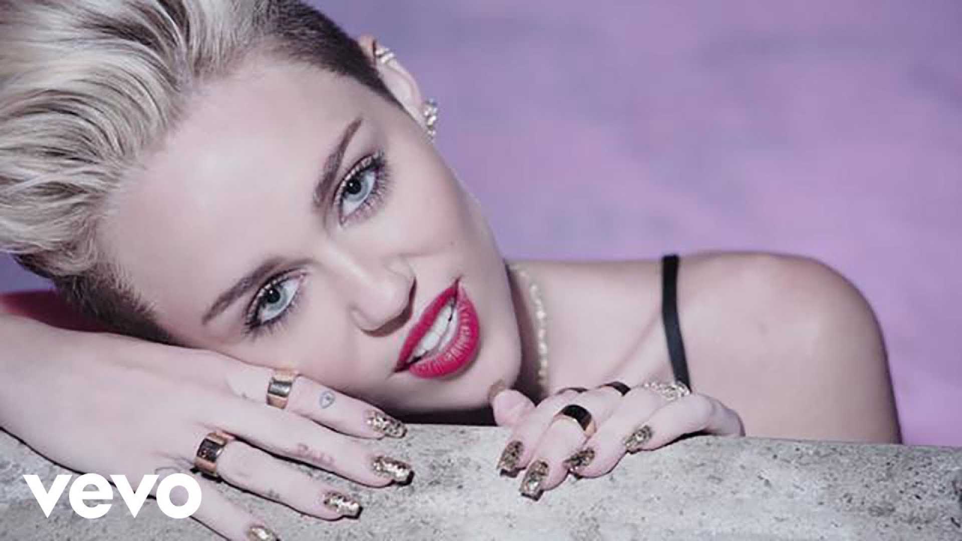 Miley Cyrus We Can't Stop Music Video