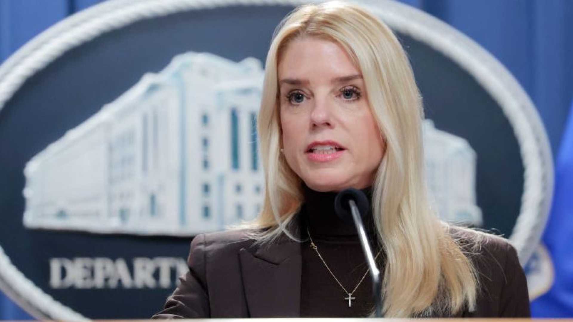 Pam Bondi Tulsi Gabbard Trump Russia