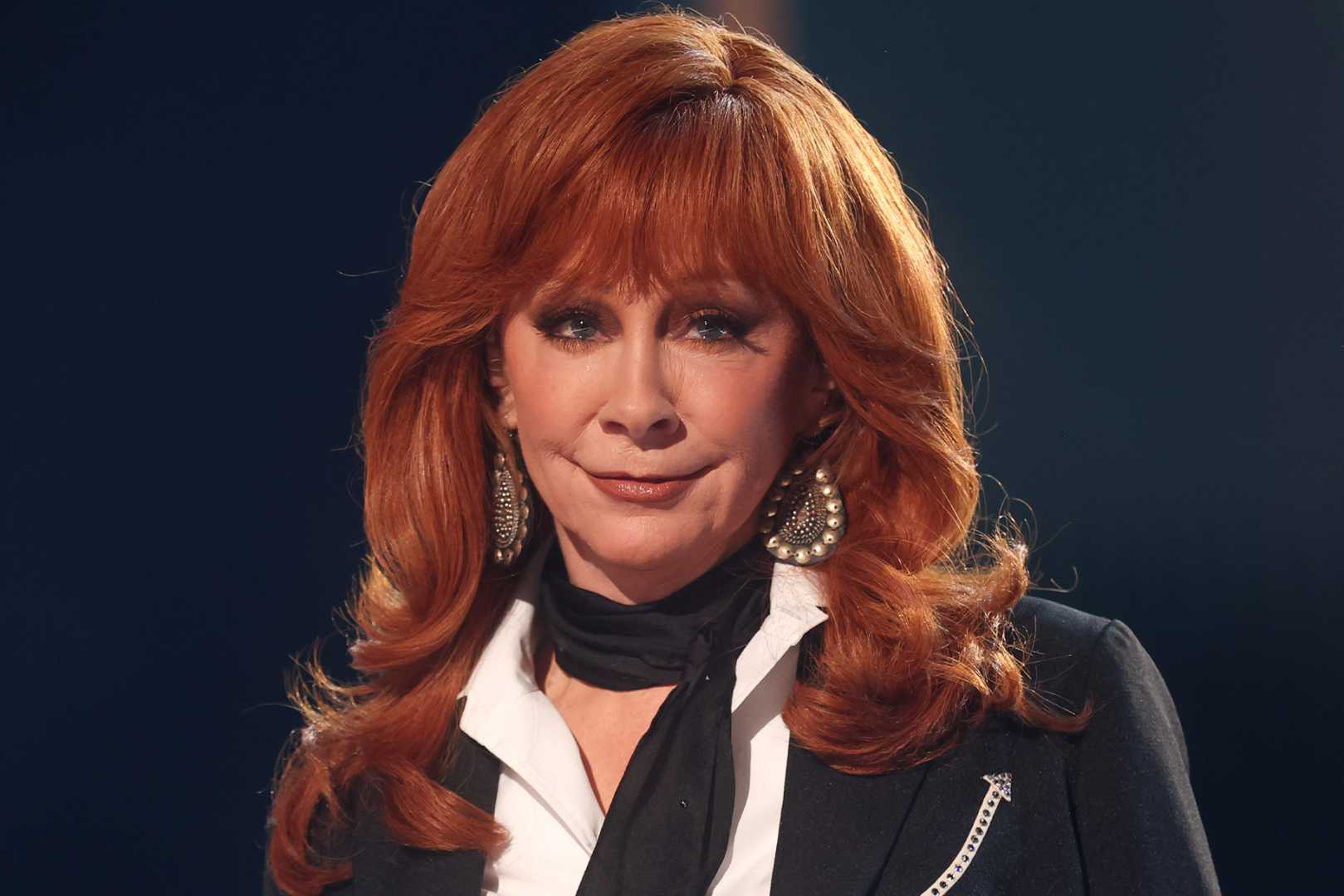 Reba Mcentire Red Carpet 1999 Cma Awards
