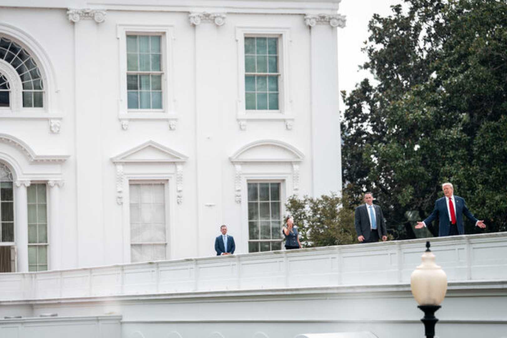 Trump White House Roof Visit