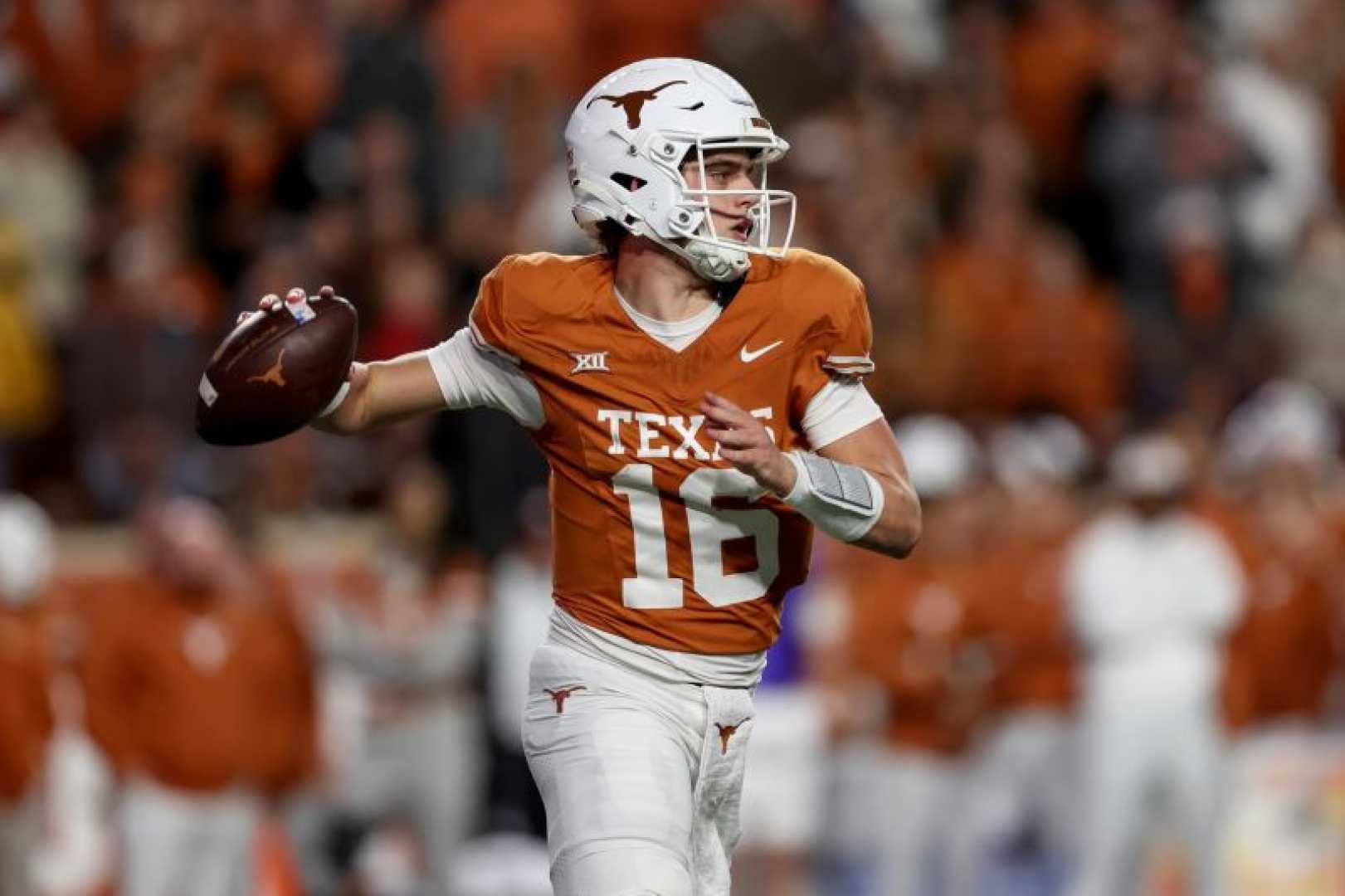 Arch Manning Texas Football Debut