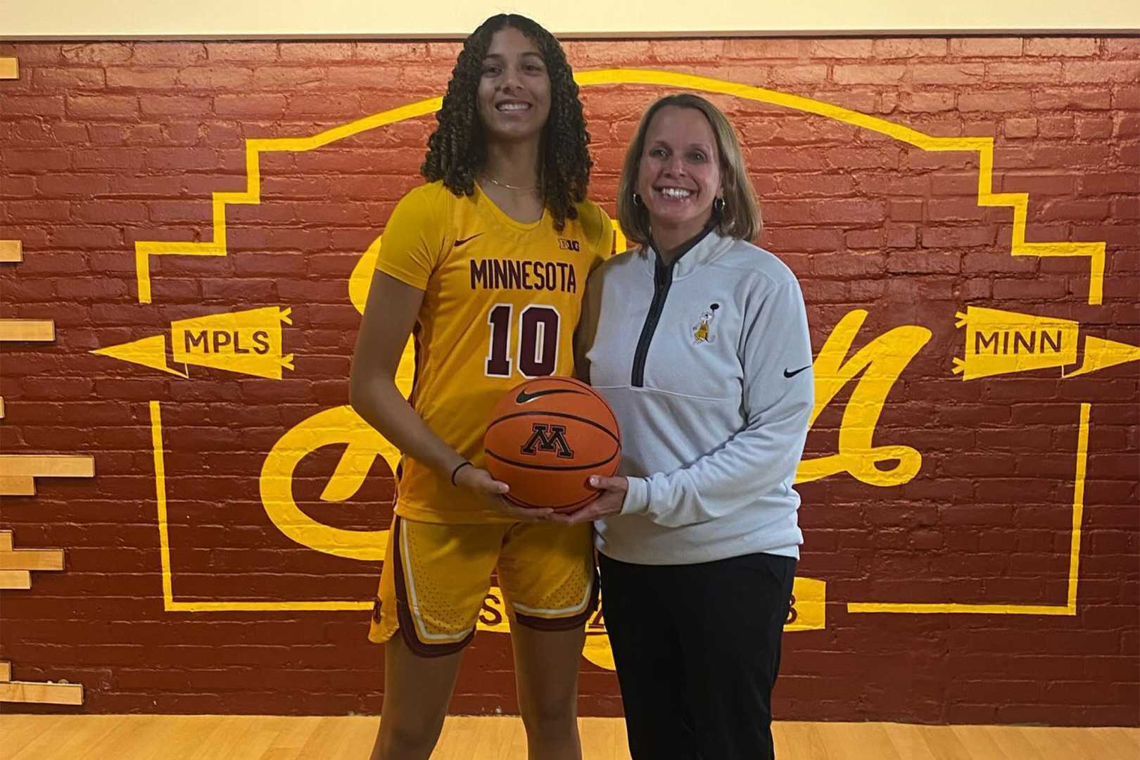 Ari Peterson University Of Minnesota Basketball Visit
