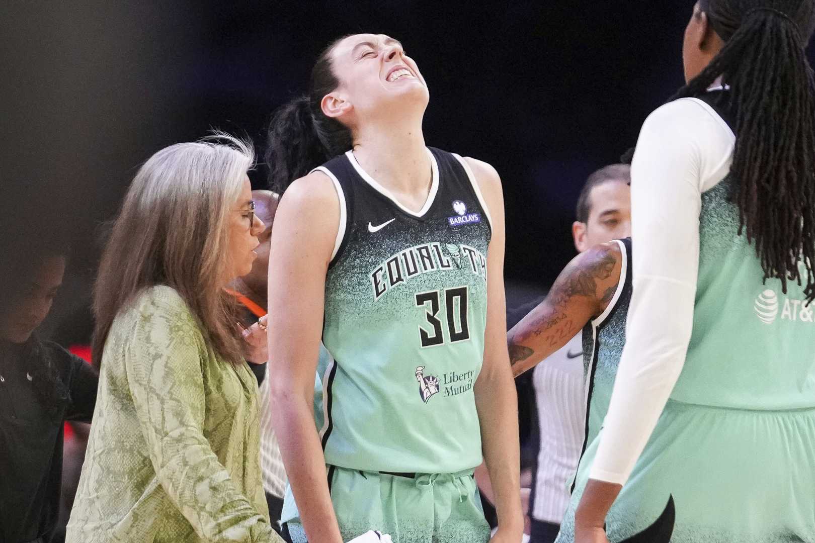 Breanna Stewart Wnba Playoff Knee Injury
