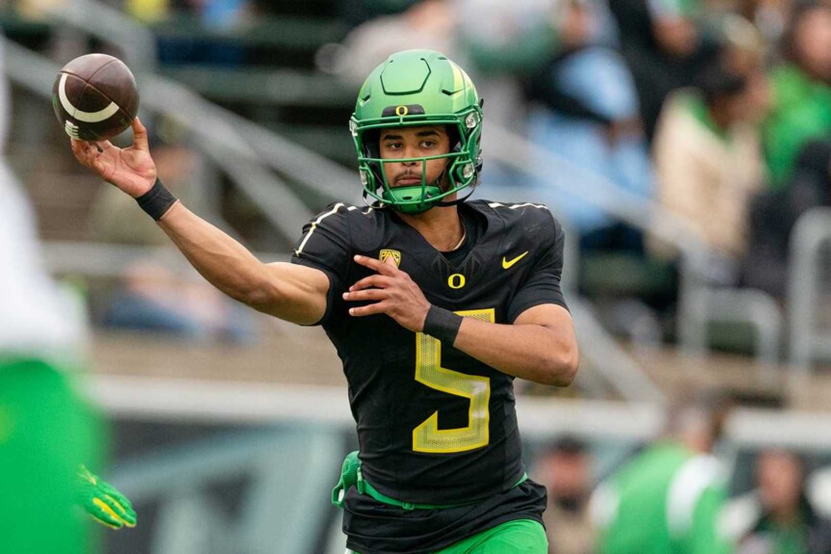 Dante Moore Oregon Quarterback Football