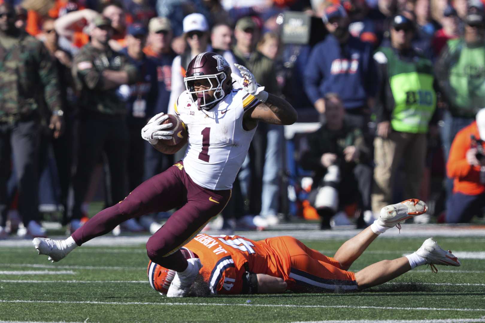 Darius Taylor Minnesota Football Injury