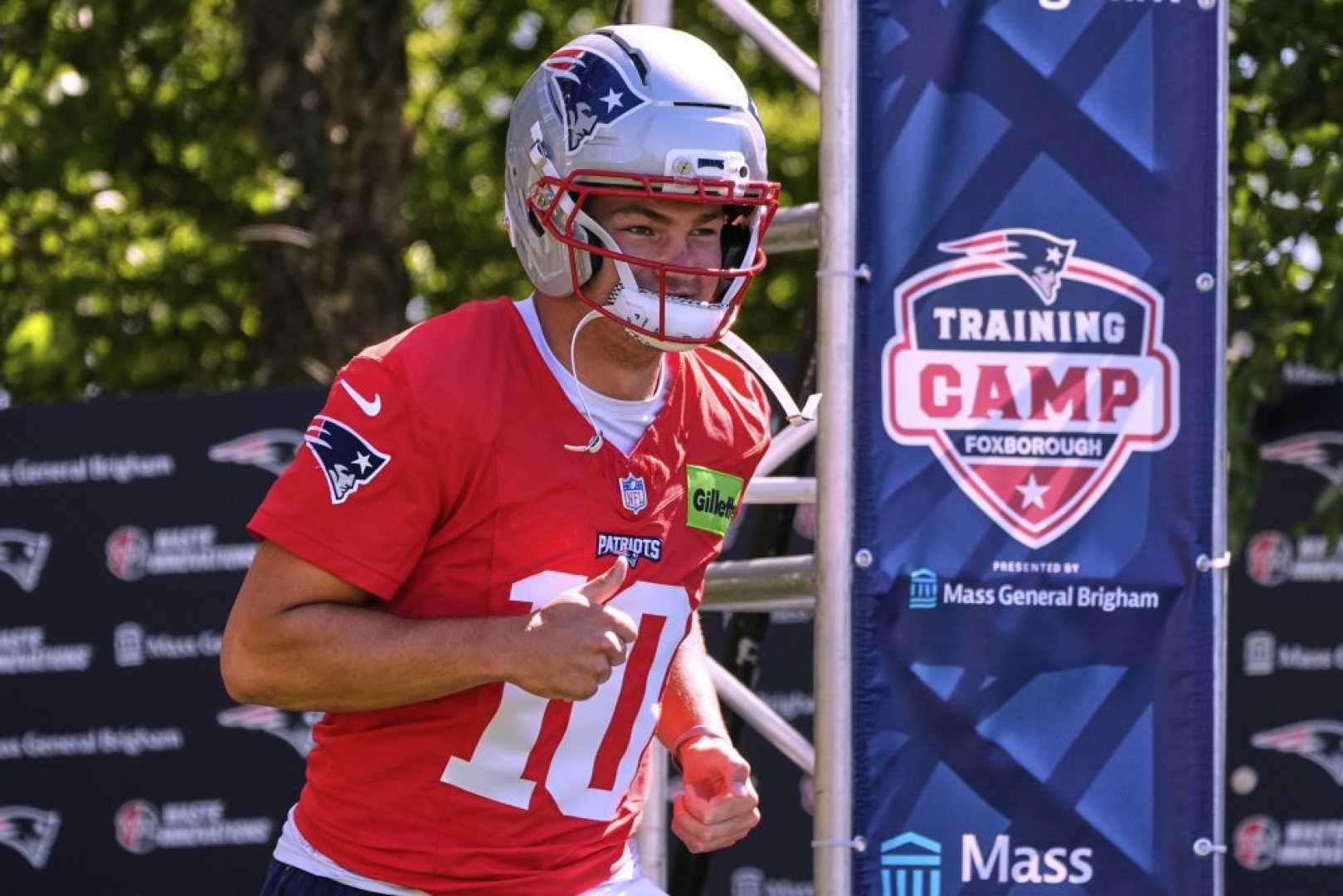 Drake Maye Nfl Quarterback Training Camp