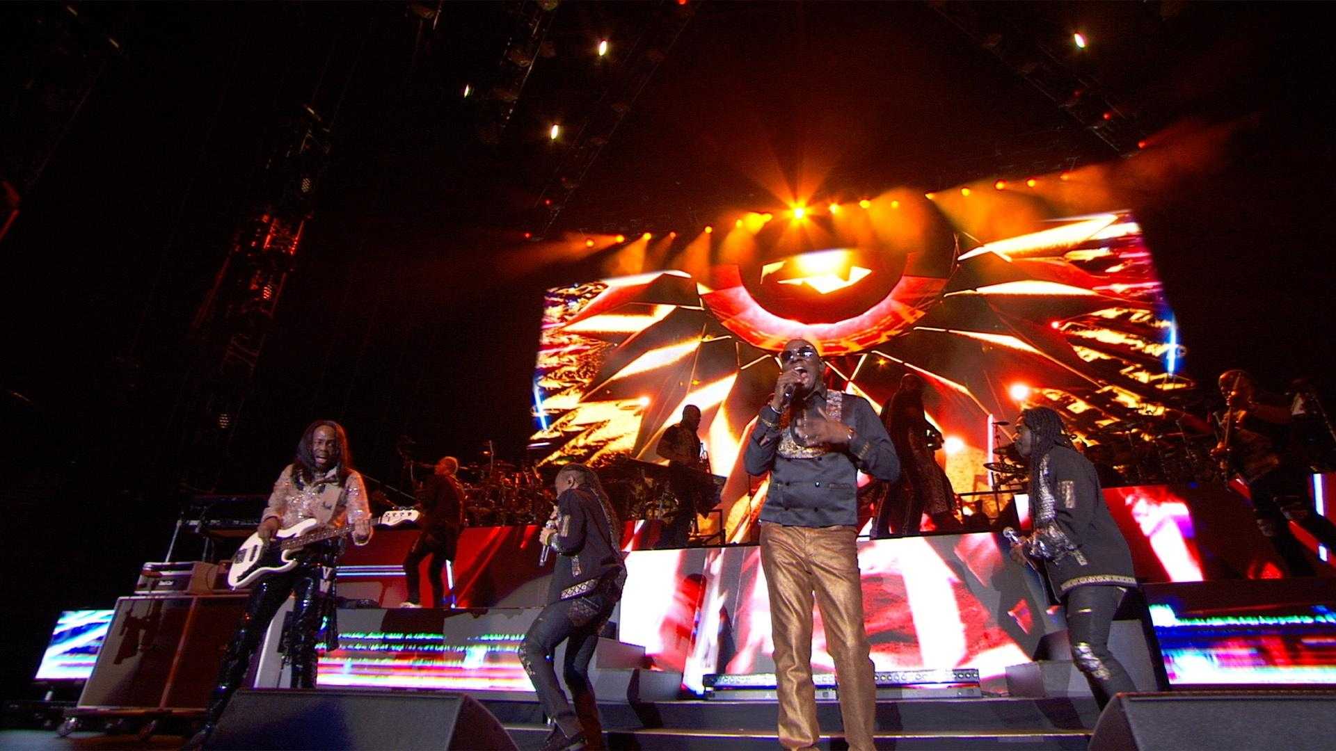 Earth Wind And Fire Live Performance