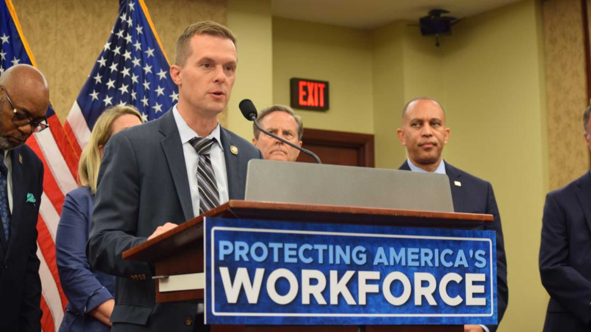 Federal Unions Protect America's Workforce Act