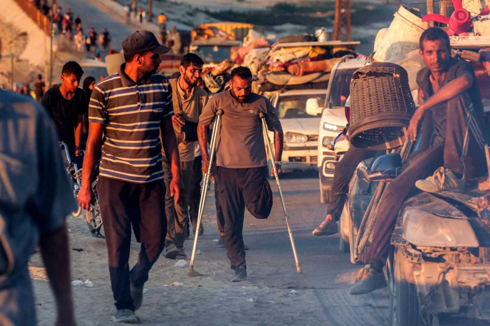 Gaza Evacuations Families Fleeing Conflict