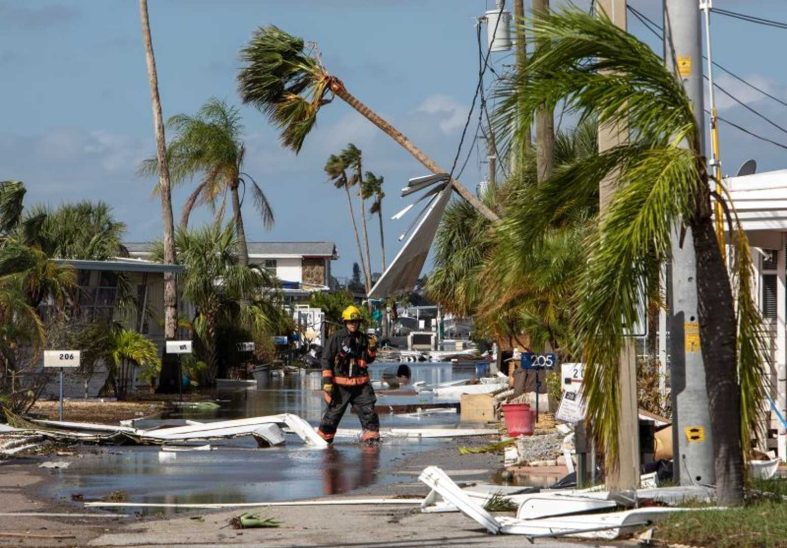 Hurricane Threat Government Shutdown Response