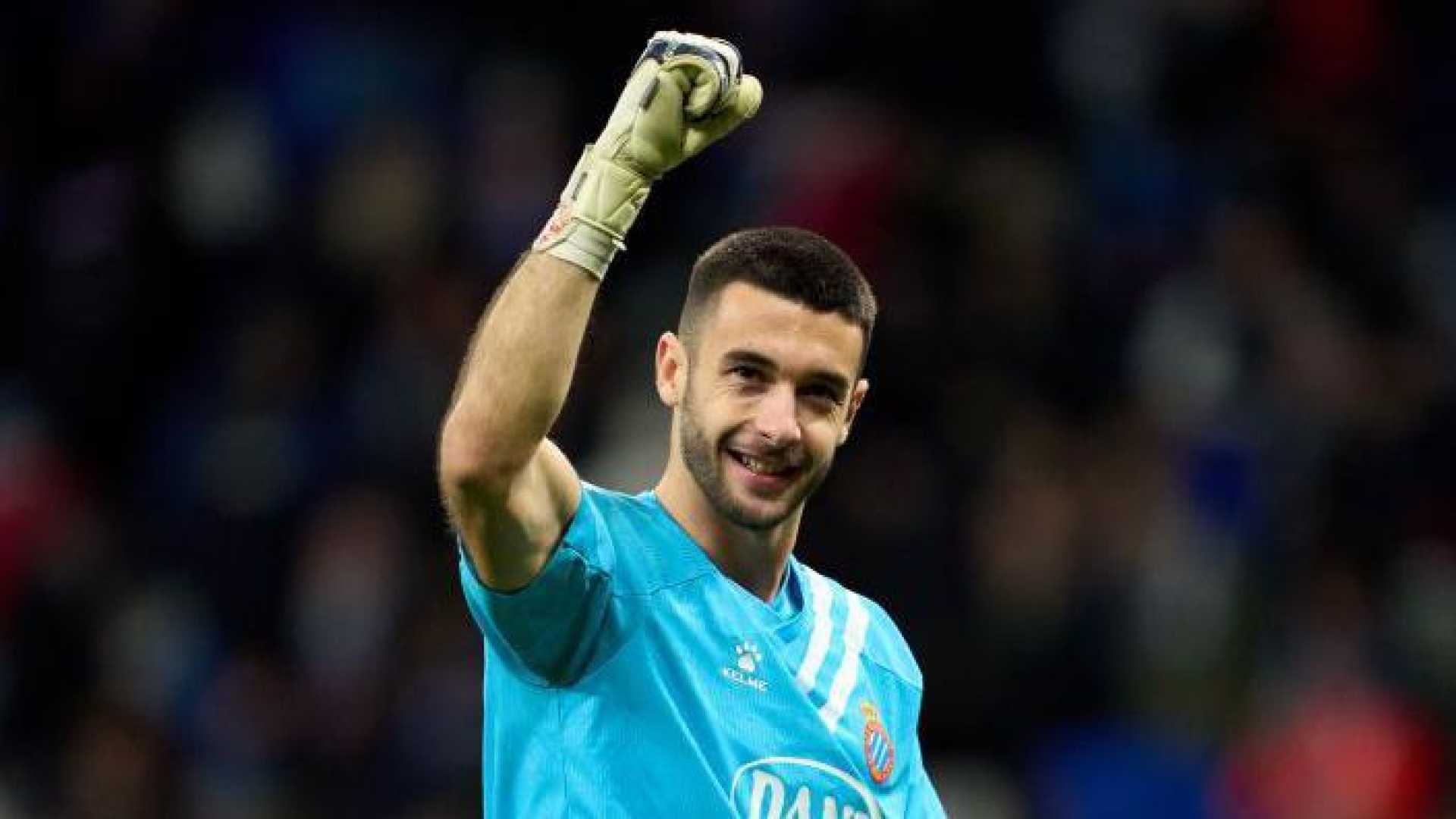 Joan García Barcelona Goalkeeper Champions League