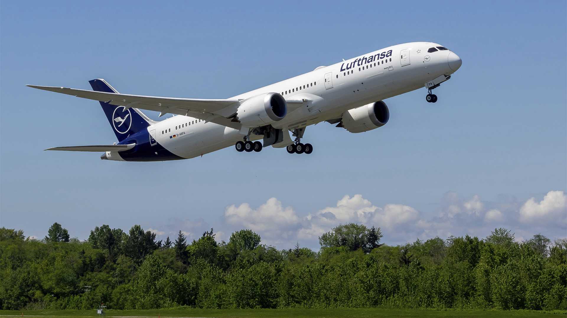 Lufthansa Airline Flights North America