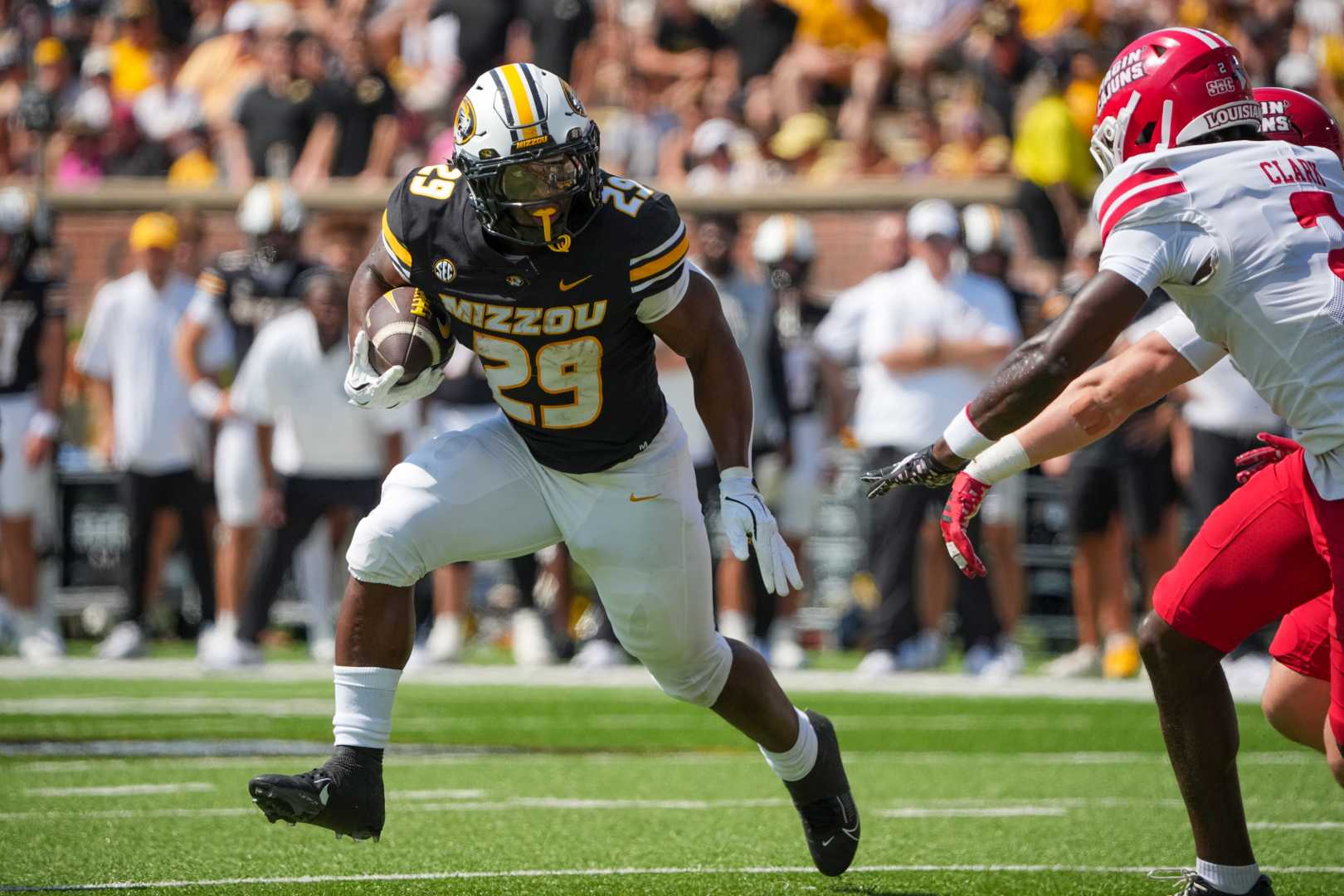 Missouri Tigers Football Game Against Louisiana