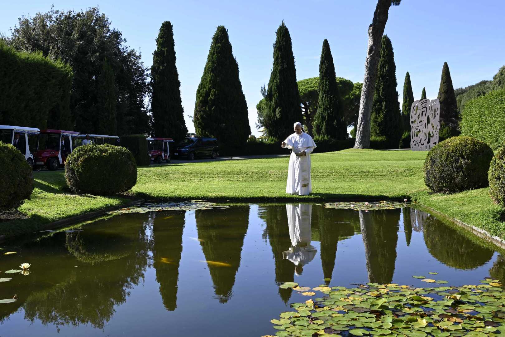 Pope Leo Xiv Laudato Si Village Castel Gandolfo