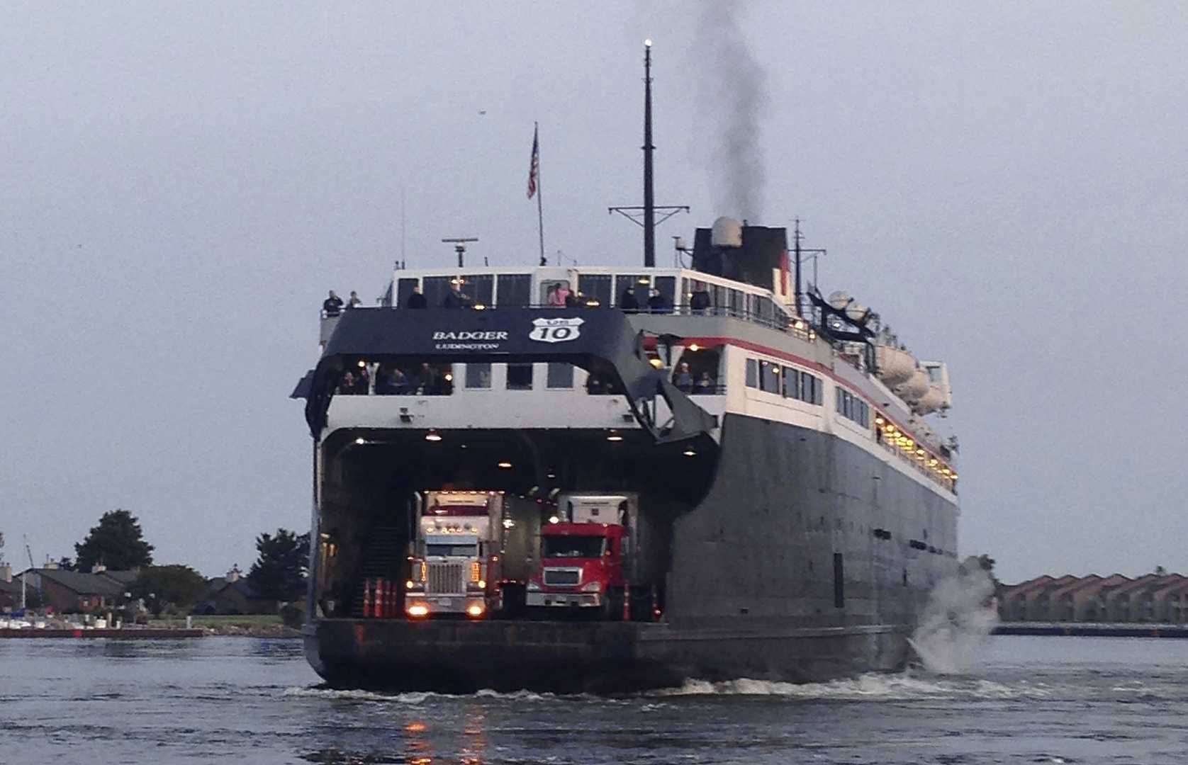 S.s. Badger Ferry Crossing Lake Michigan