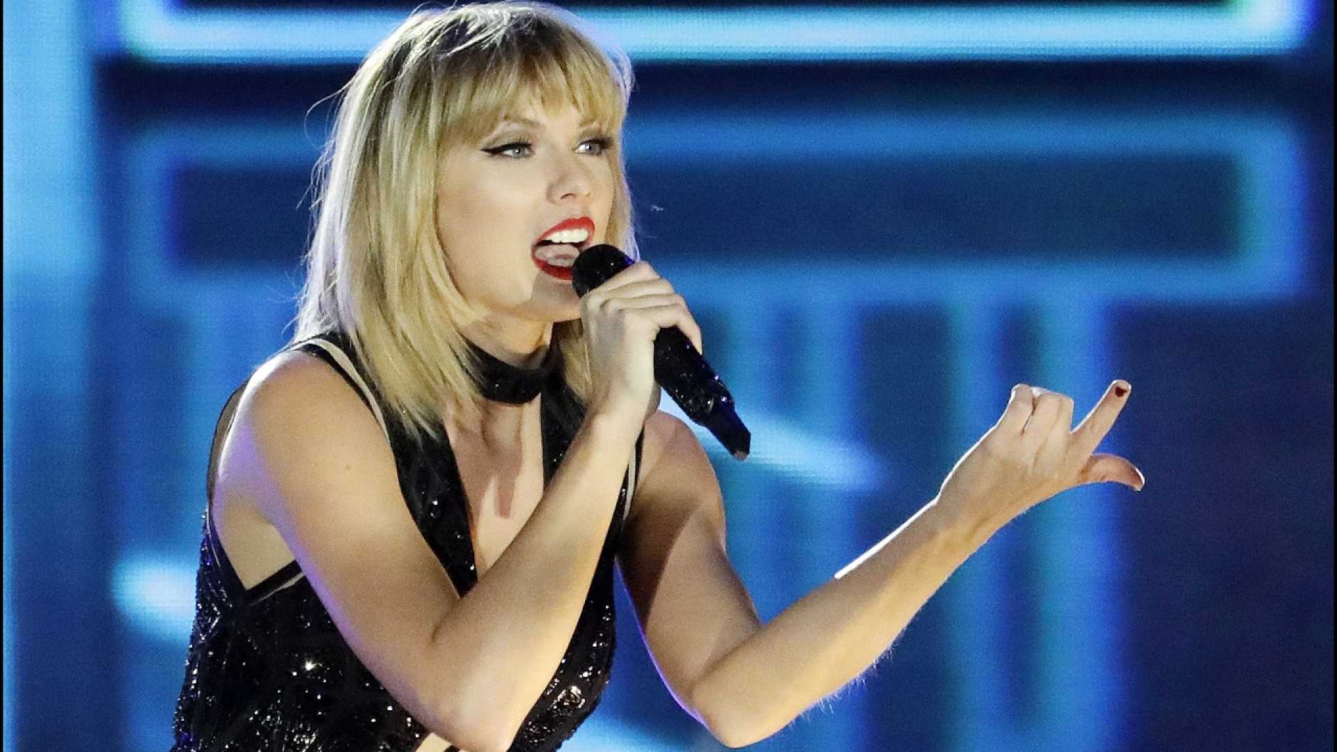 Taylor Swift Super Bowl Halftime Show