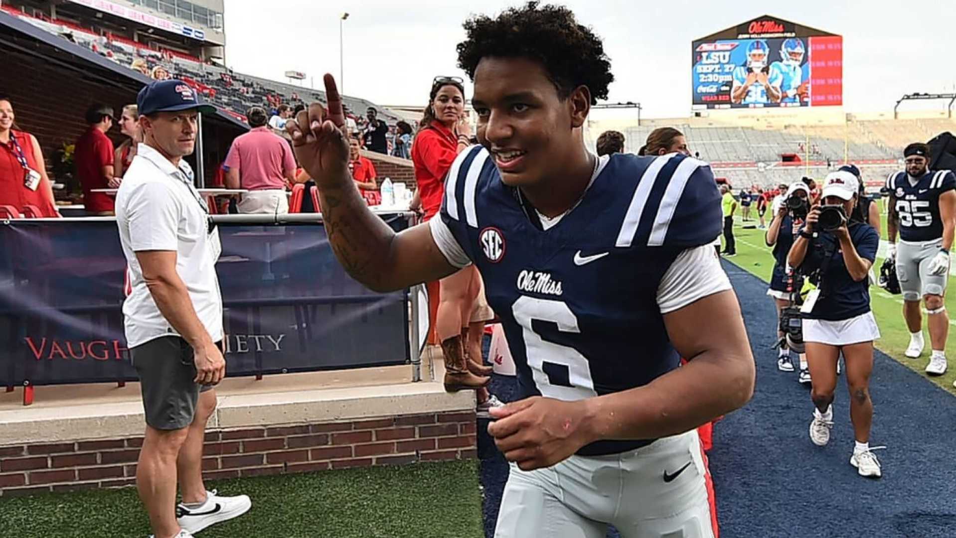 Trinidad Chambliss Ole Miss Quarterback