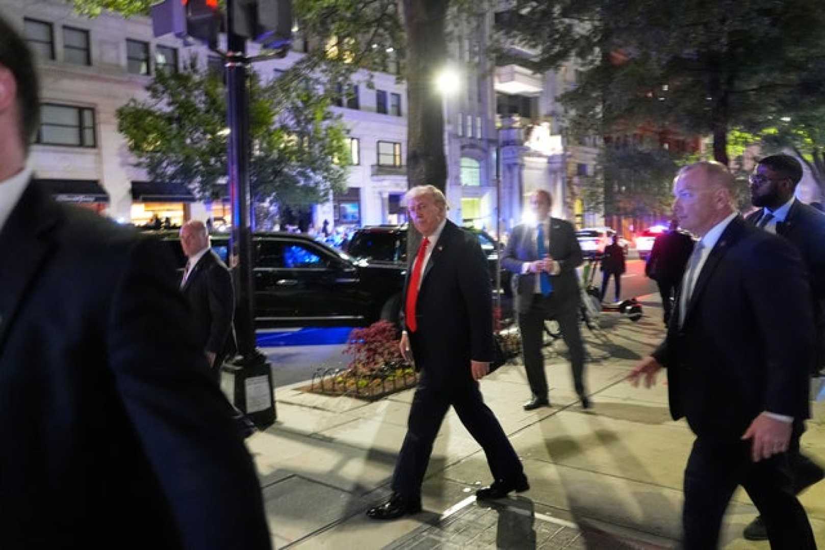 Trump Dinner Protest Dc Restaurant