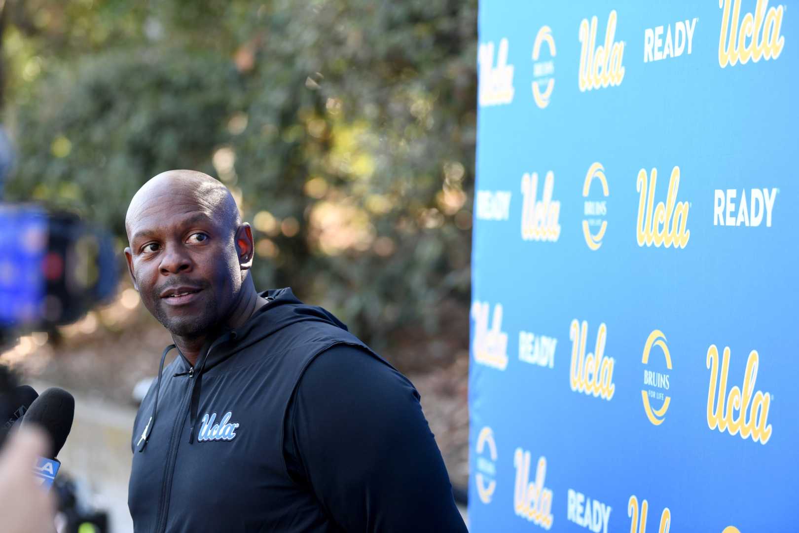 Ucla Football Interim Coach Tim Skipper