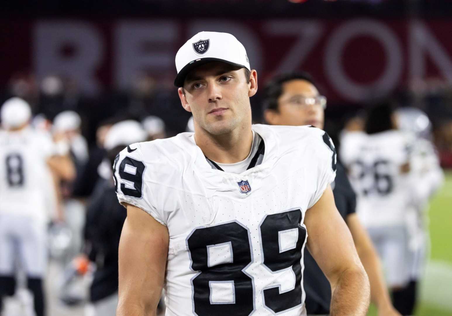 Brock Bowers Nfl Tight End Injury Update