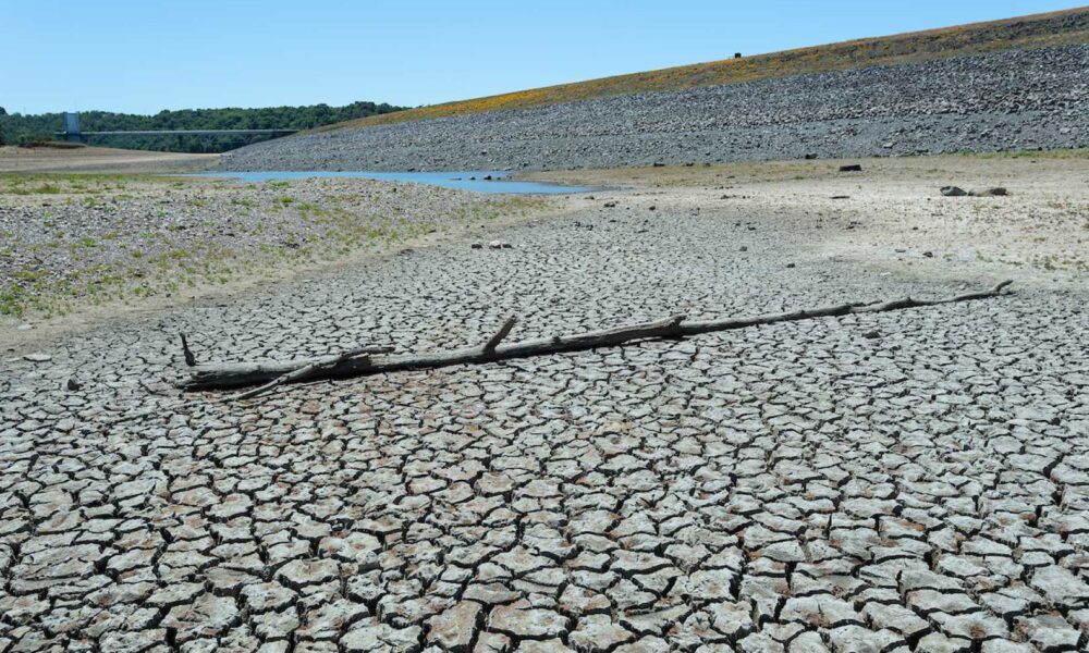 California Braces for Extreme Weather Amid Water Management Challenges