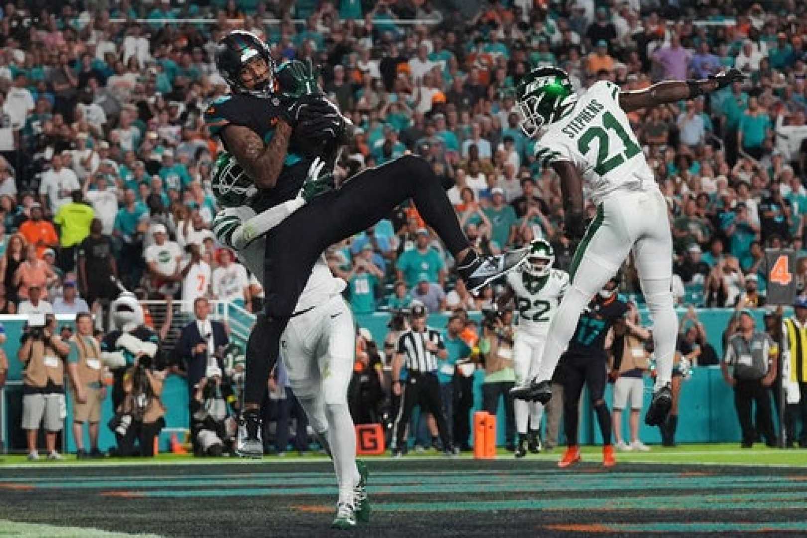 Darren Waller Dolphins Injury Game