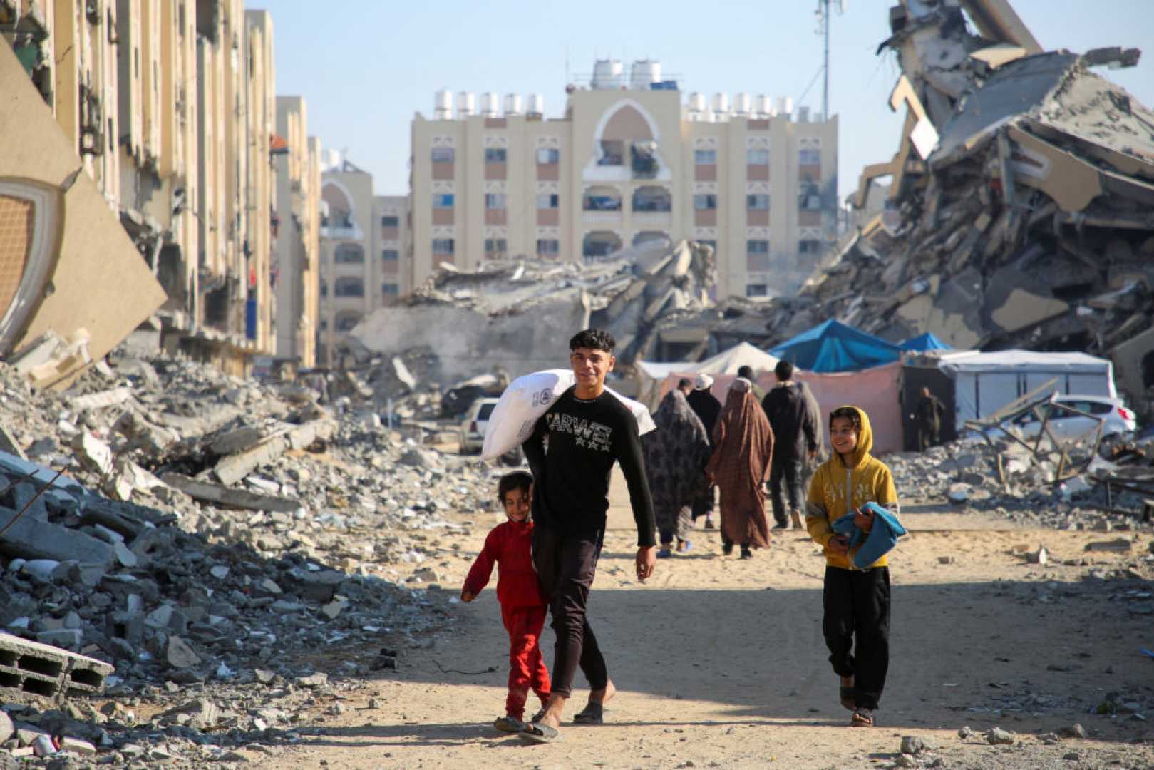 Gaza Ceasefire Aid Distribution