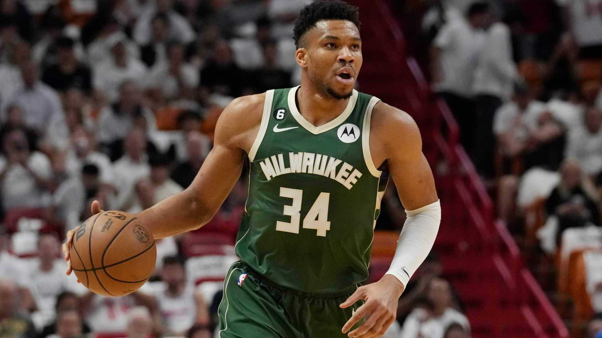 Giannis Antetokounmpo Milwaukee Bucks