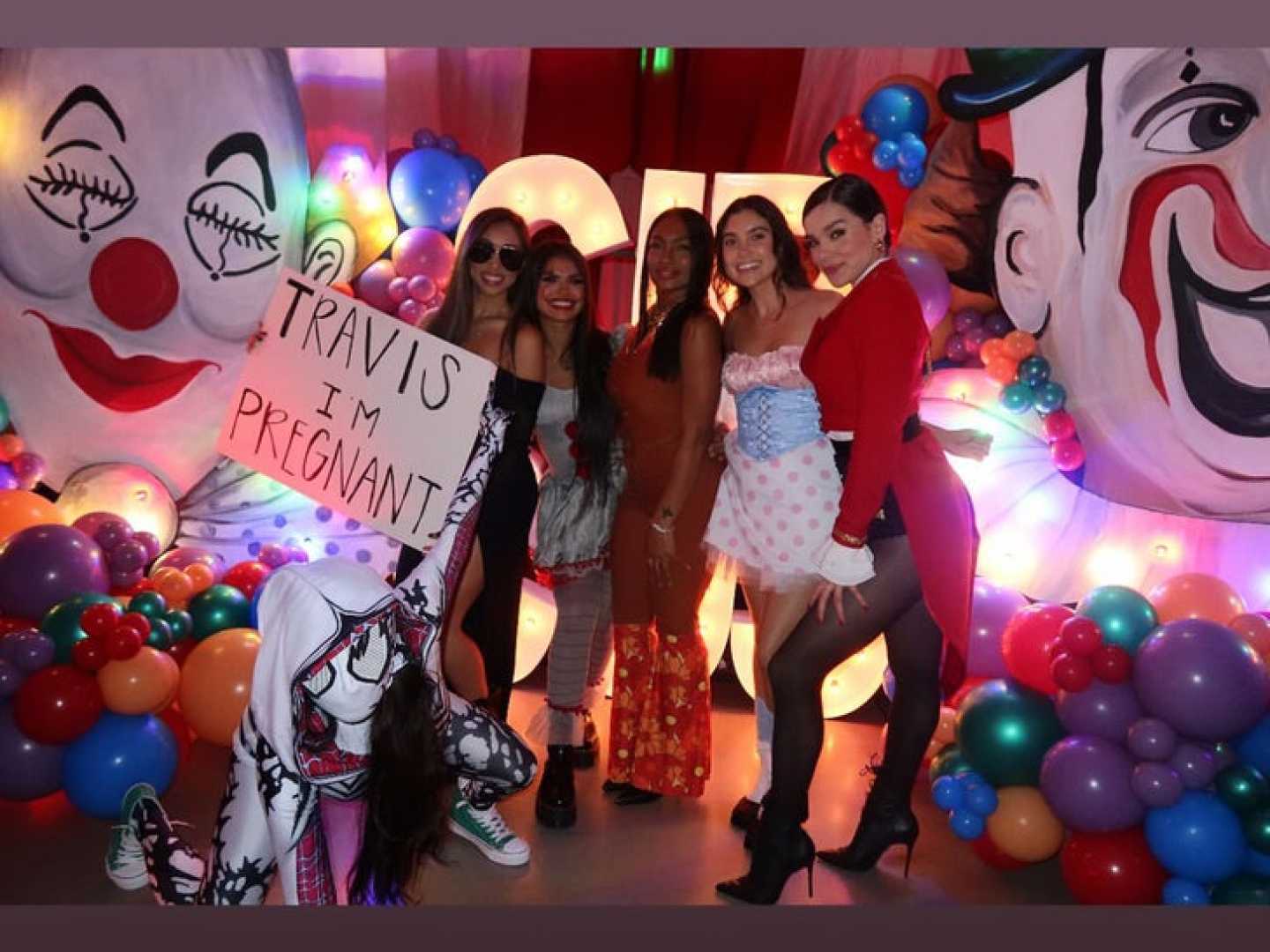 Hailee Steinfeld Josh Allen Halloween Costume