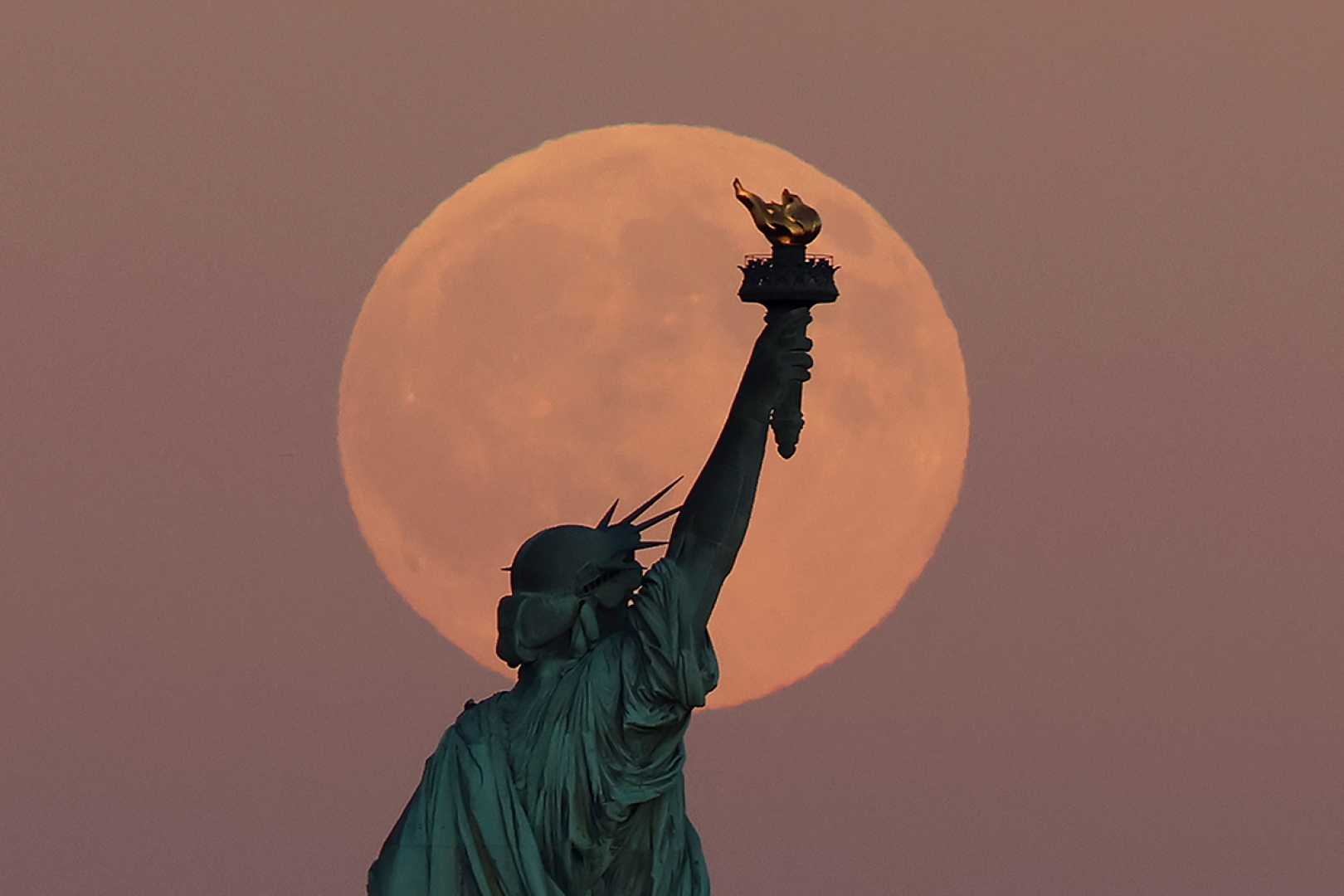 Harvest Supermoon October 2025