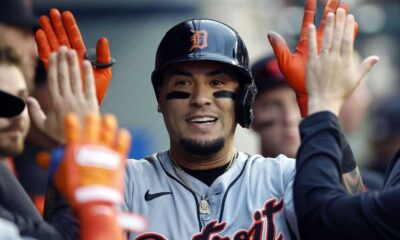 Javier Báez Baseball Player Dramatic Comeback