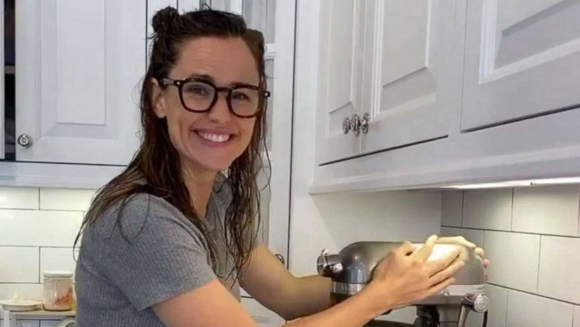 Jennifer Garner Pretend Cooking Show