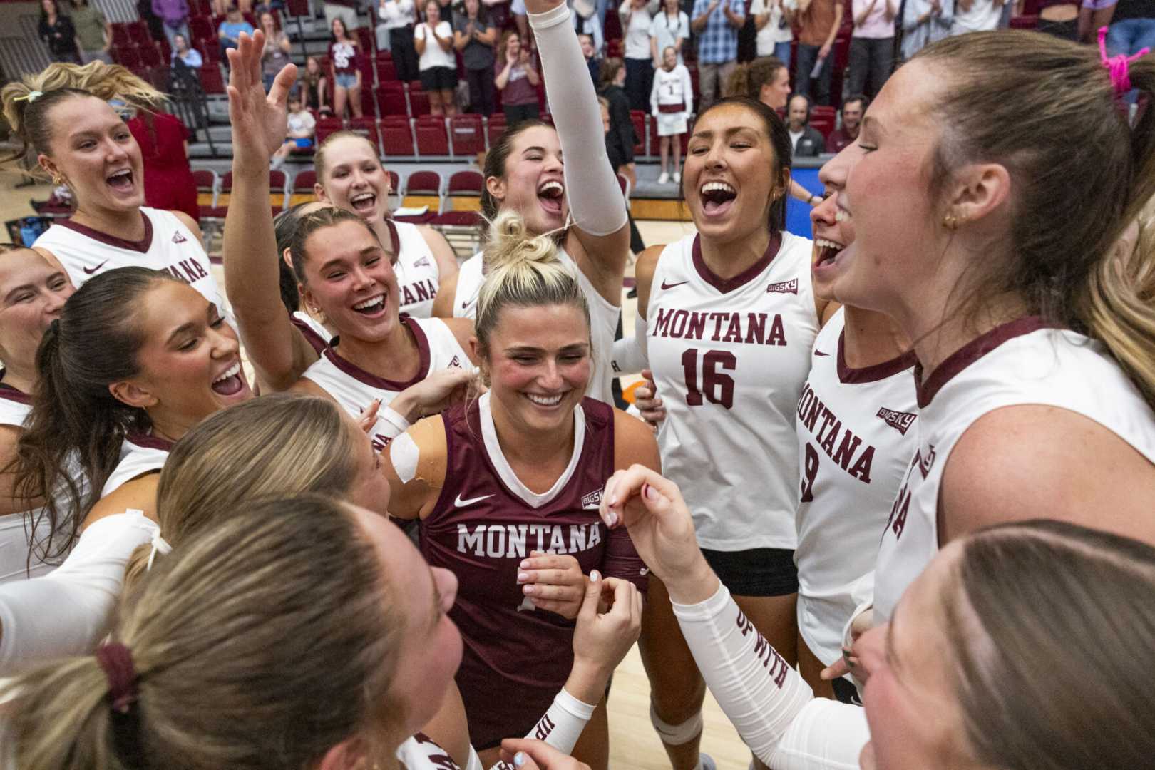 Montana Volleyball Team Sacramento State Match