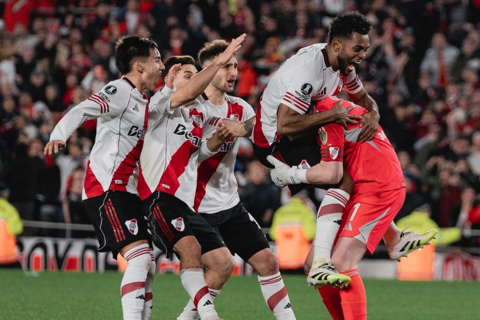 Racing River Argentine Football Quarterfinals